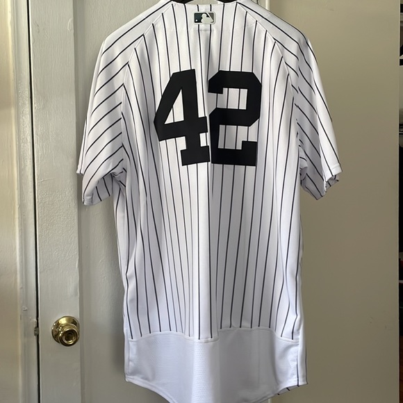 New York Yankees Jersey - Picture 2 of 5